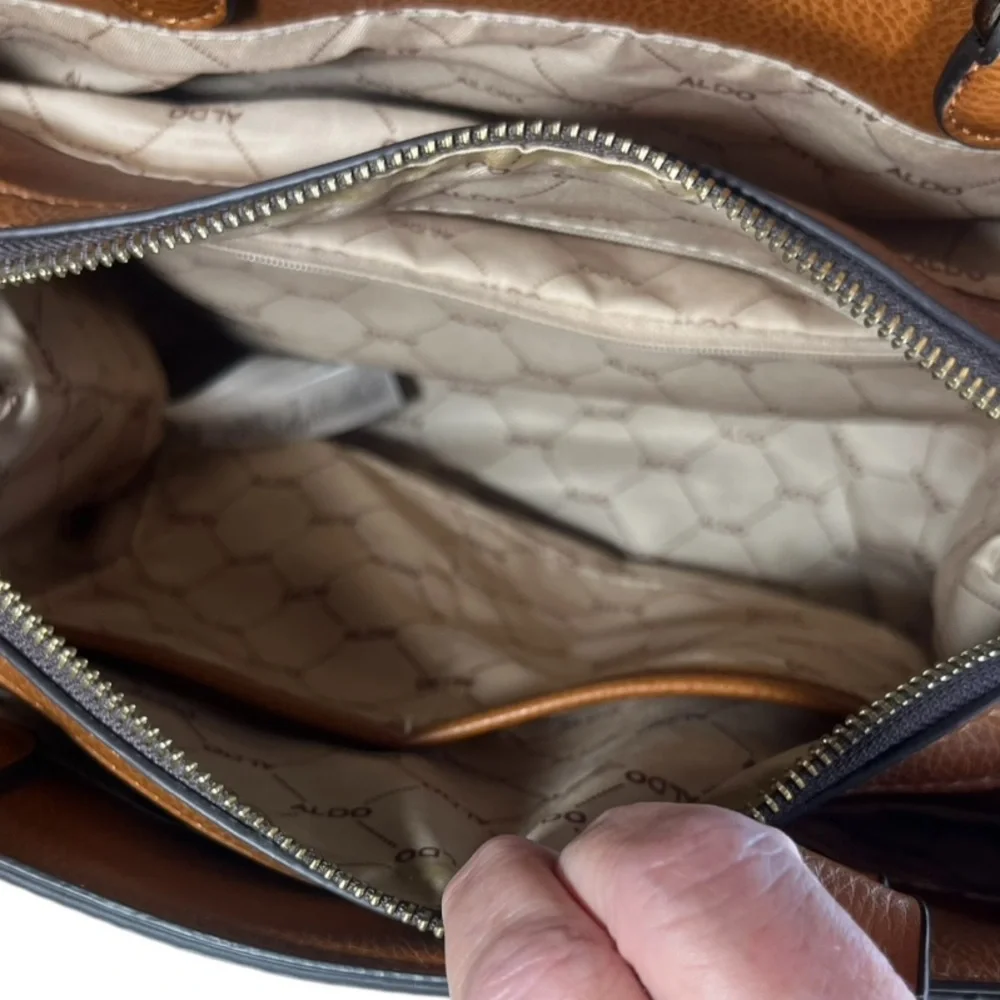 Aldo  Brown Faux Leather Crossbody Handbag
Zipper Close Purse Removable
Strap. - Picture 8 of 15